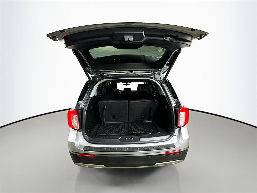 Used 2022 Ford Explorer XLT w/ Equipment Group 202A image 37