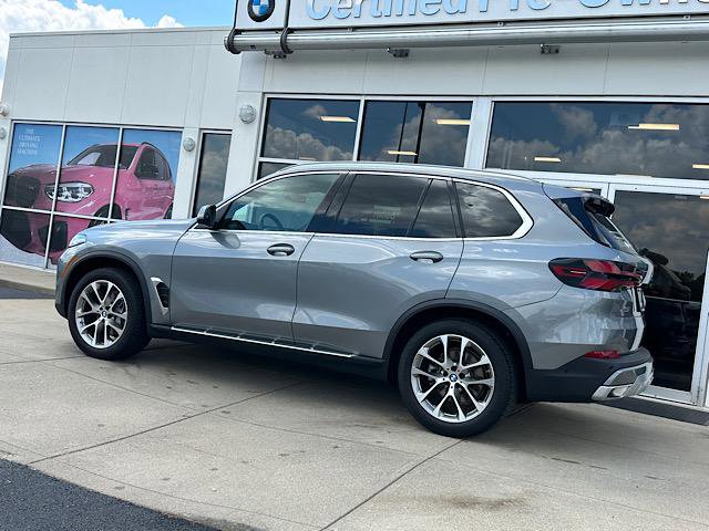 Certified 2025 BMW X5 xDrive40i w/ Climate Comfort Package AWD/4WD image 6