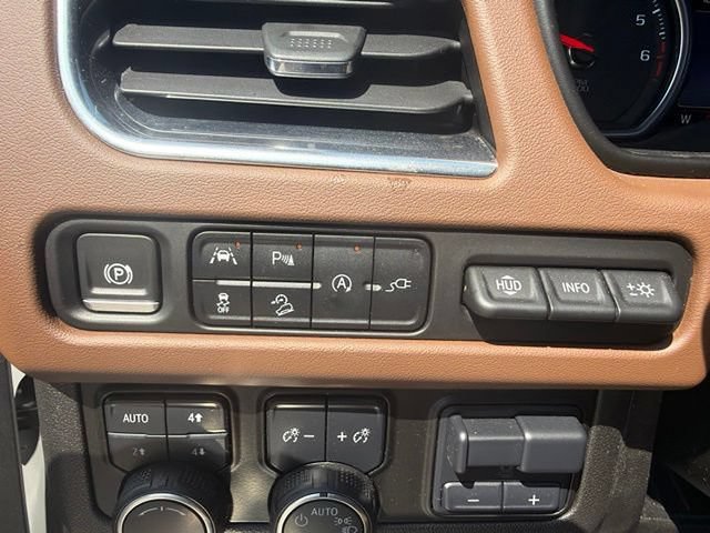 Used 2021 Chevrolet Suburban High Country w/ Premium Package AWD/4WD image 24