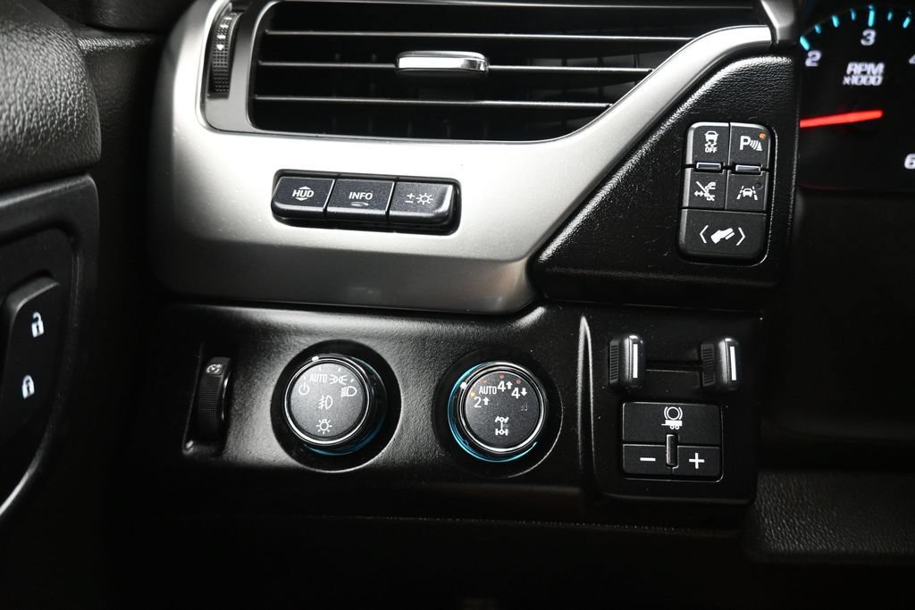 Used 2019 Chevrolet Suburban Premier w/ Premier Plus Edition AWD/4WD image 26