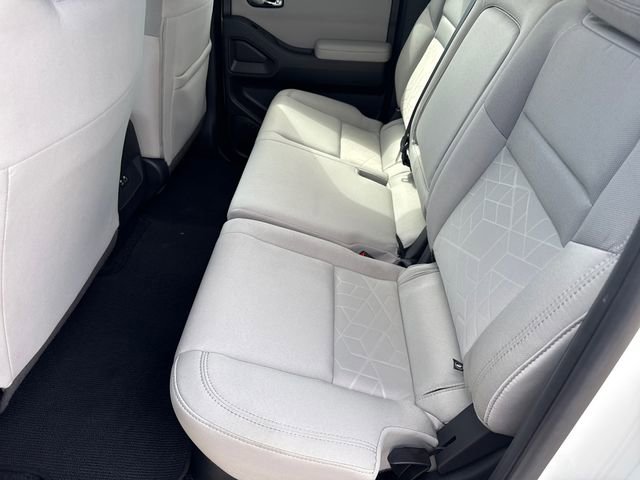 Used 2025 Nissan Frontier SV image 15