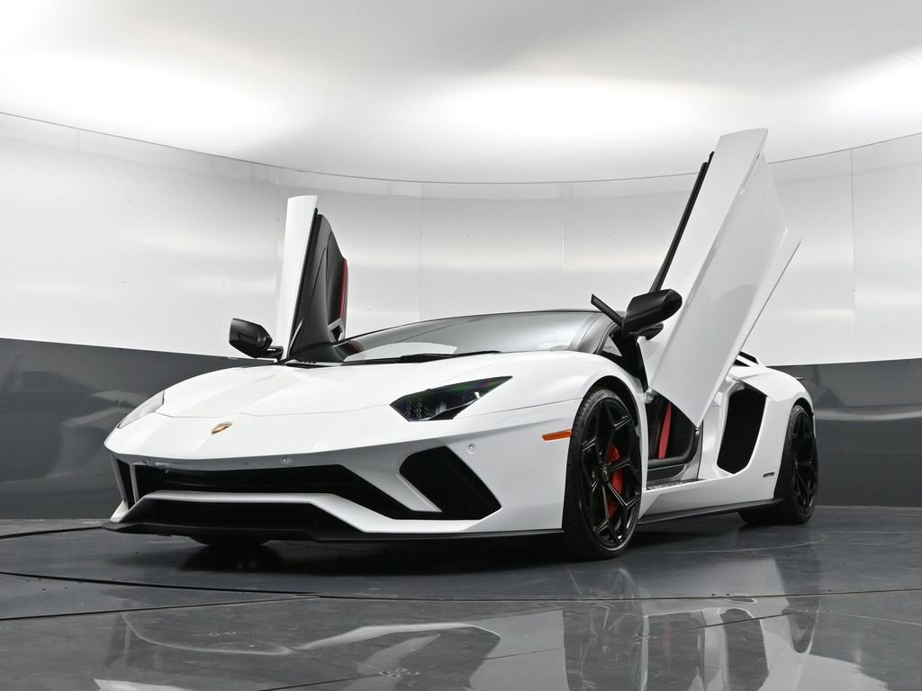 Used 2019 Lamborghini Aventador S image 39