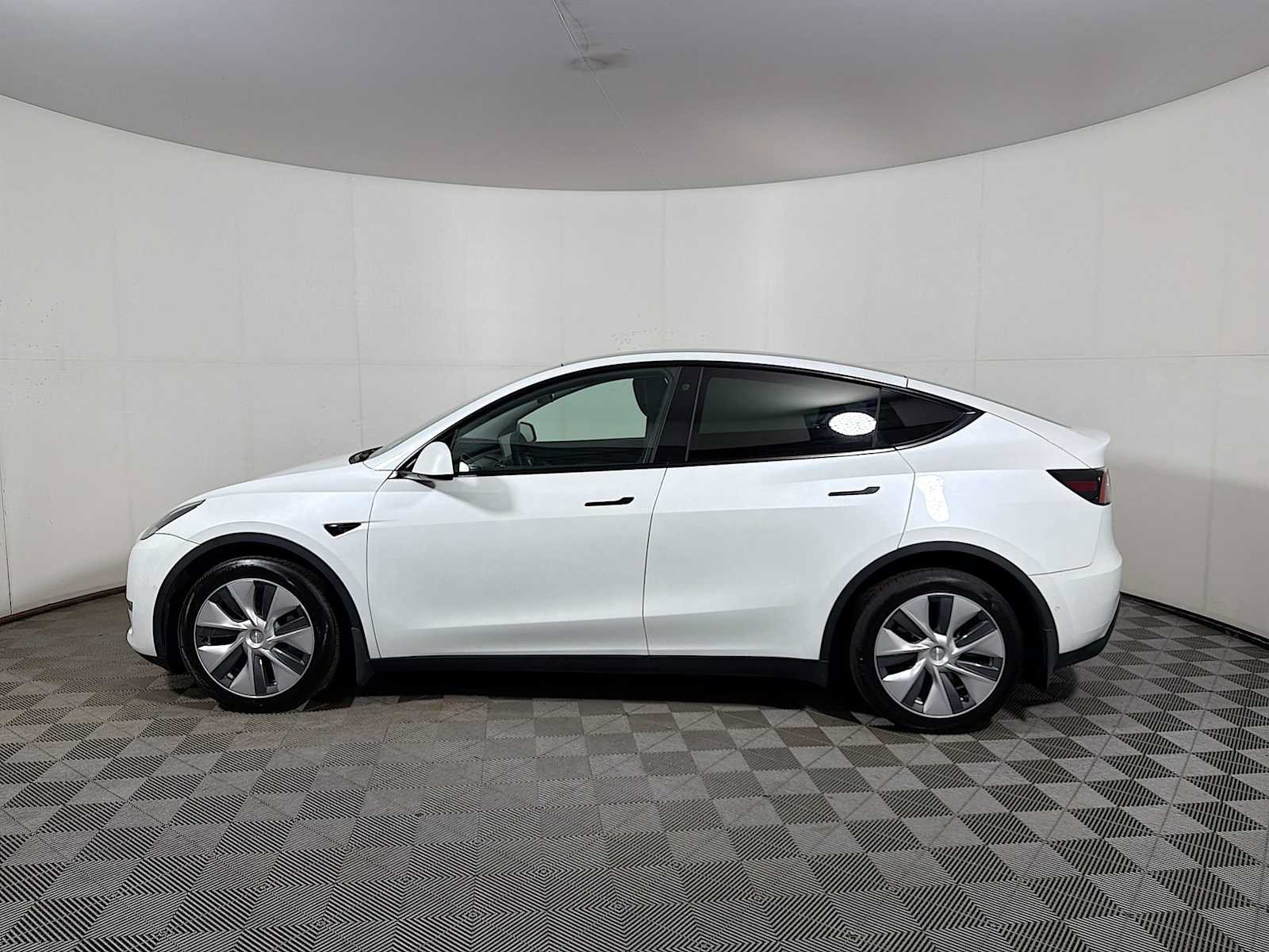Used 2022 Tesla Model Y Long Range AWD/4WD image 4