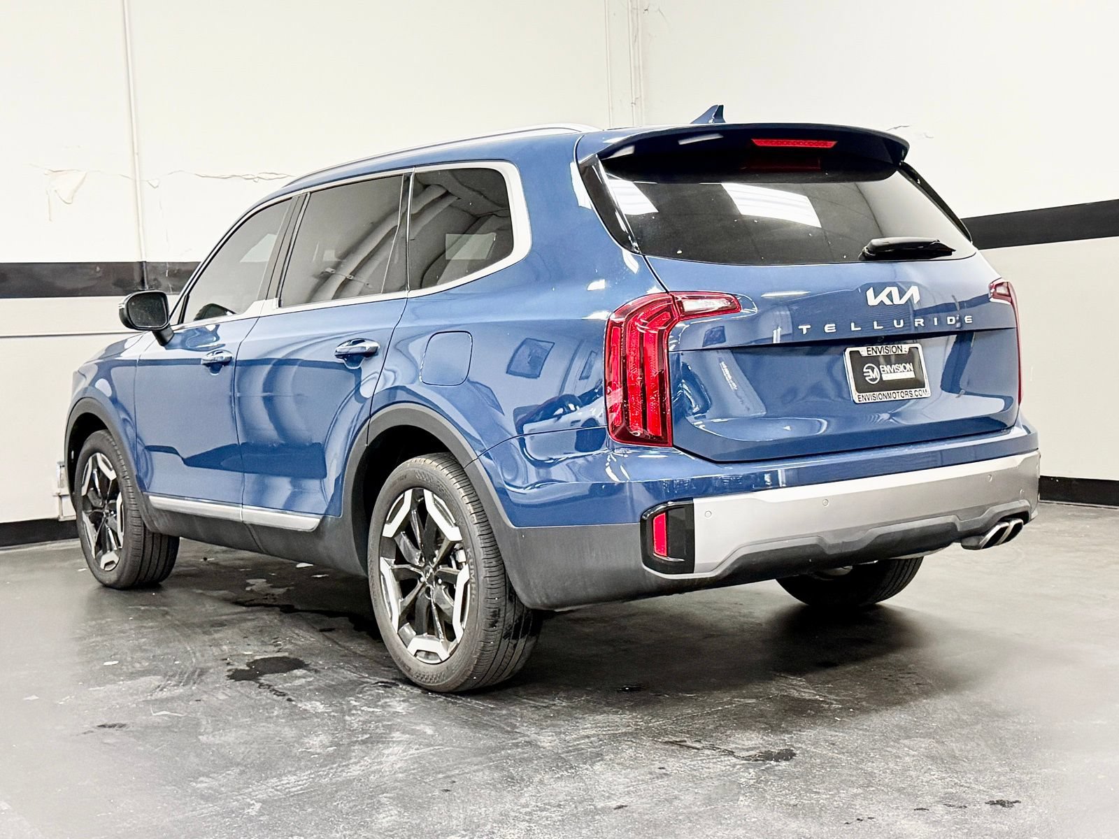 Used 2025 Kia Telluride S FWD image 10
