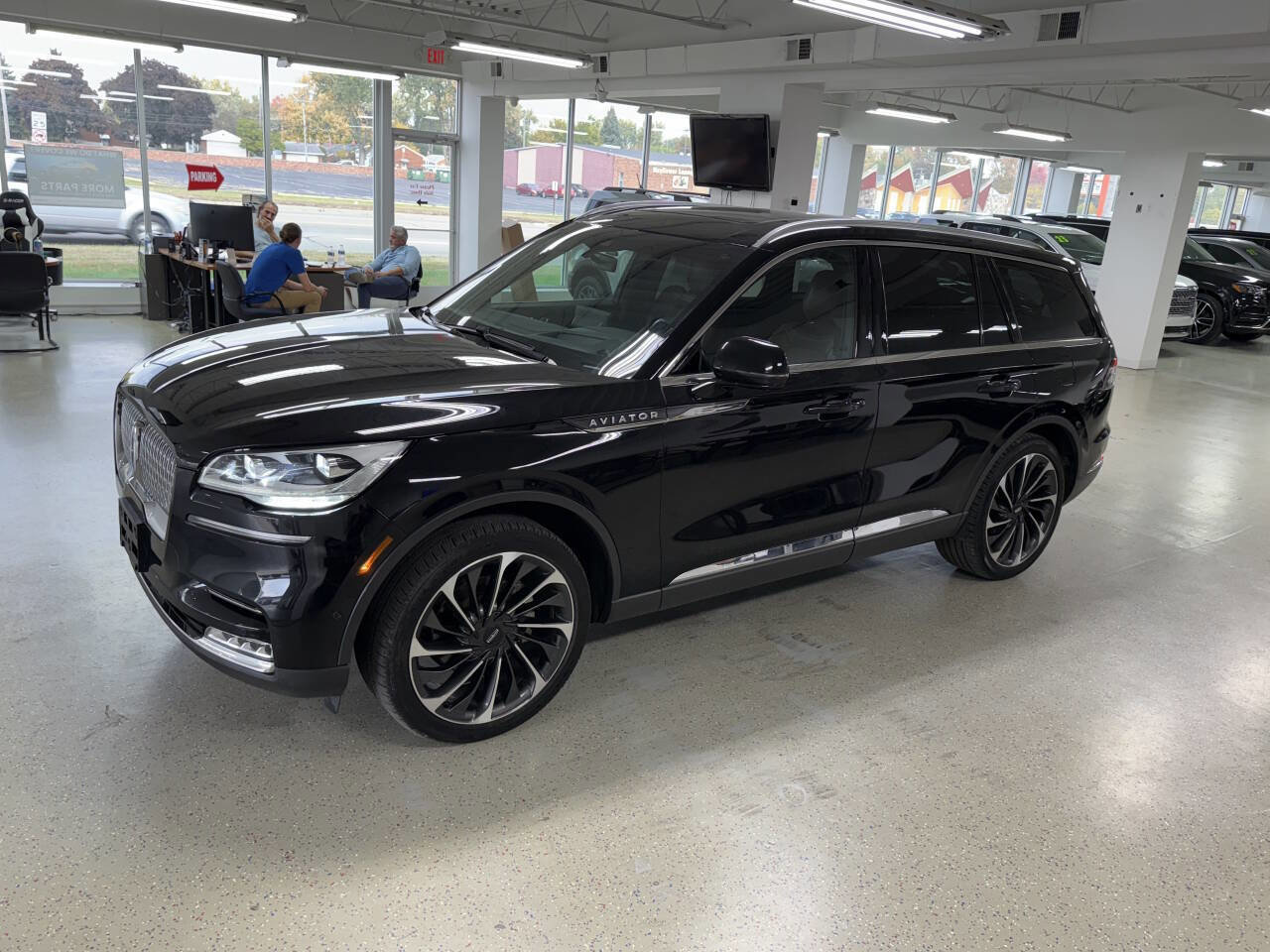 Used 2020 Lincoln Aviator Reserve w/ Equipment Group 202A image 3