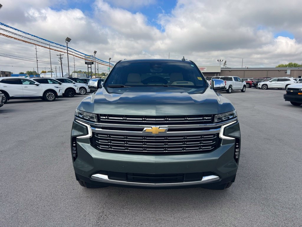 Used 2024 Chevrolet Suburban Premier AWD/4WD image 3