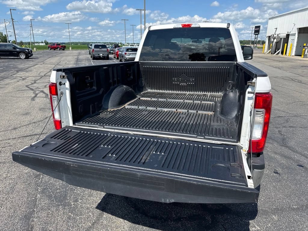 Used 2017 Ford F250 XLT w/ FX4 Off-Road Package AWD/4WD image 9
