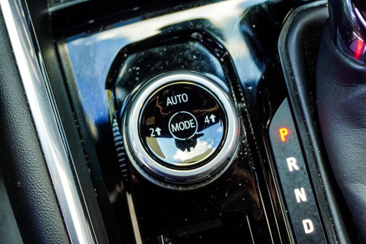 Used 2023 GMC Canyon AT4 w/ Canyon Safety Plus Package AWD/4WD image 21