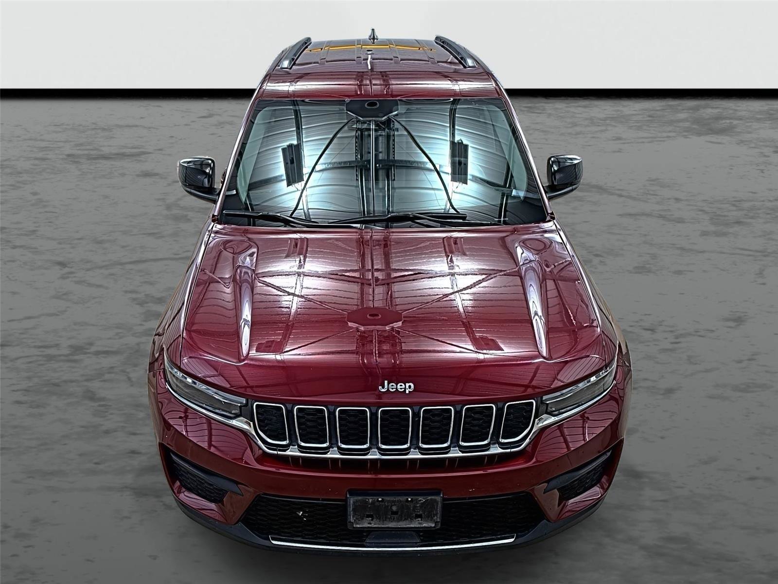 Used 2024 Jeep Grand Cherokee Laredo image 6