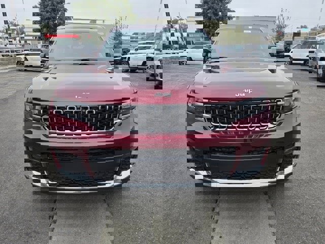New 2025 Jeep Grand Cherokee L Limited w/ Trailer Tow Package image 2