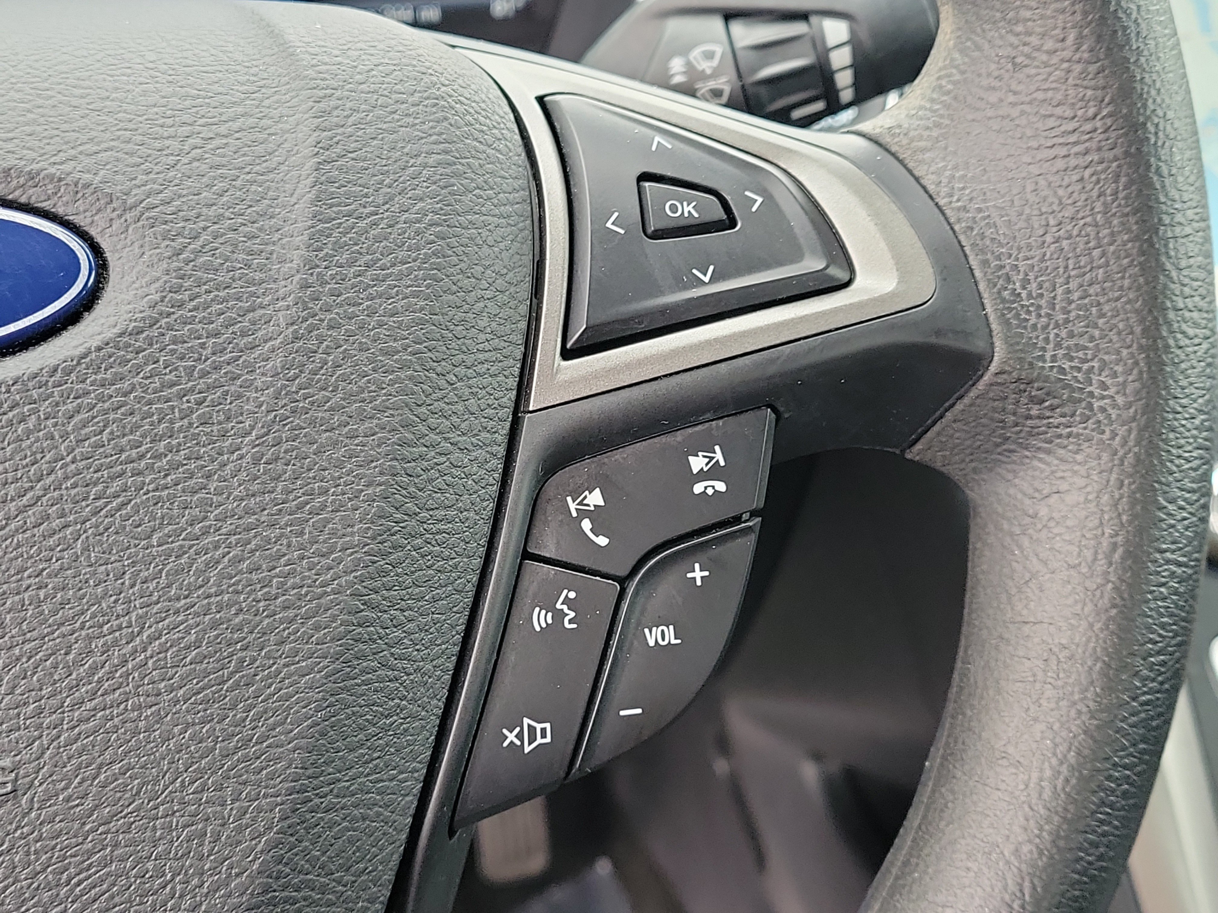 Used 2018 Ford Fusion SE FWD image 30