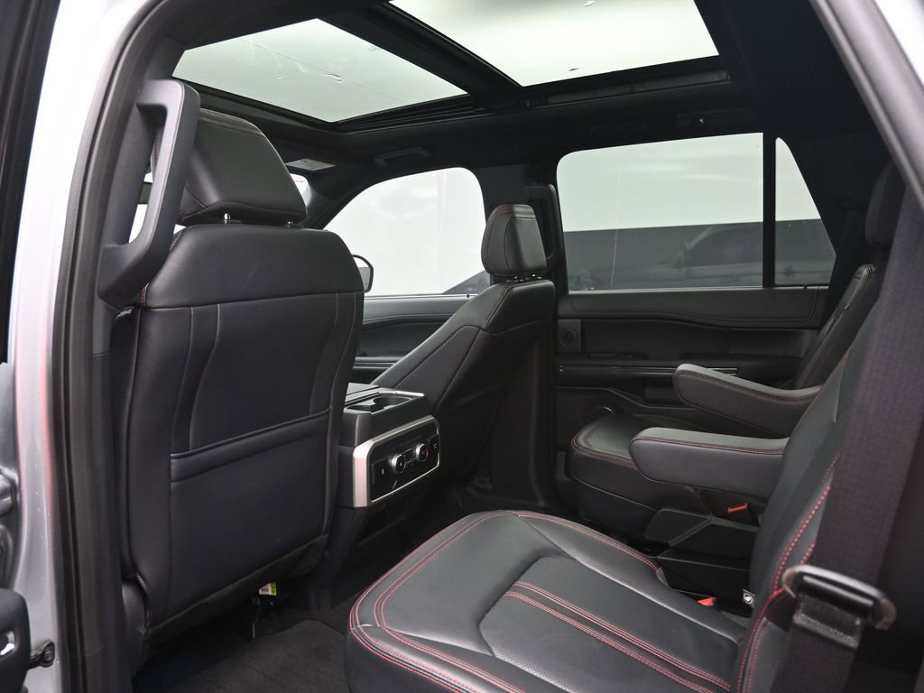 Used 2024 Ford Expedition Limited image 25