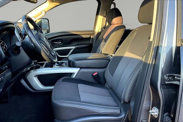 Used 2021 Nissan Titan SV w/ SV Convenience Package image 15