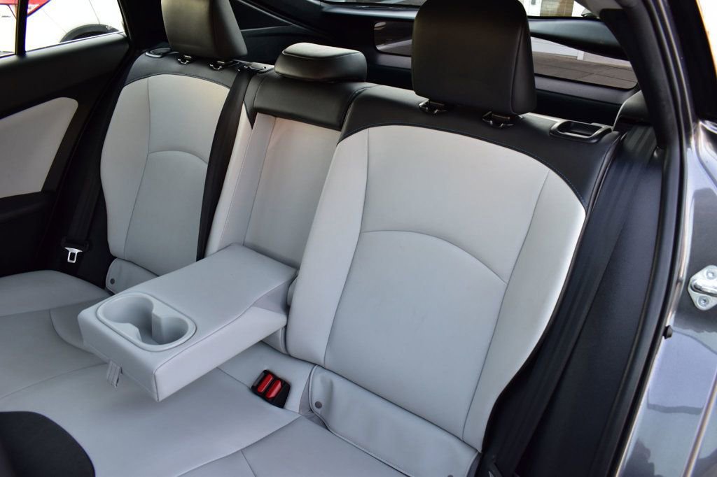 Used 2016 Toyota Prius Three Touring FWD image 22