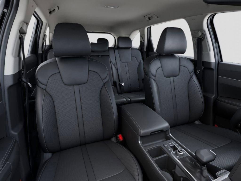 Used 2025 Kia Sorento S image 15