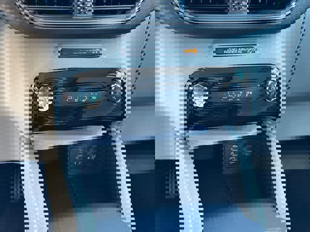 Used 2024 Ford Escape SE image 30