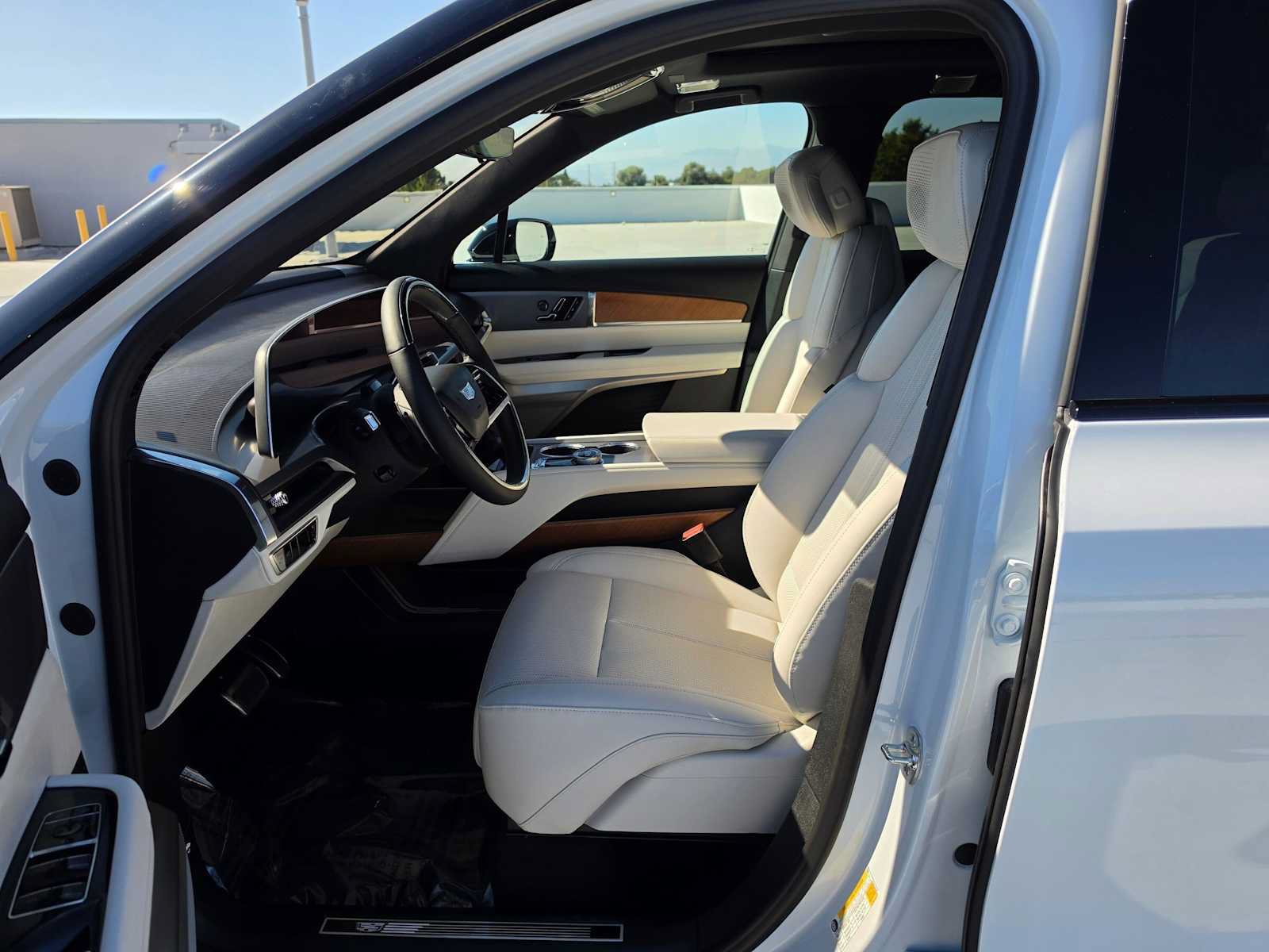 New 2027 Cadillac Vistiq Luxury AWD/4WD image 23