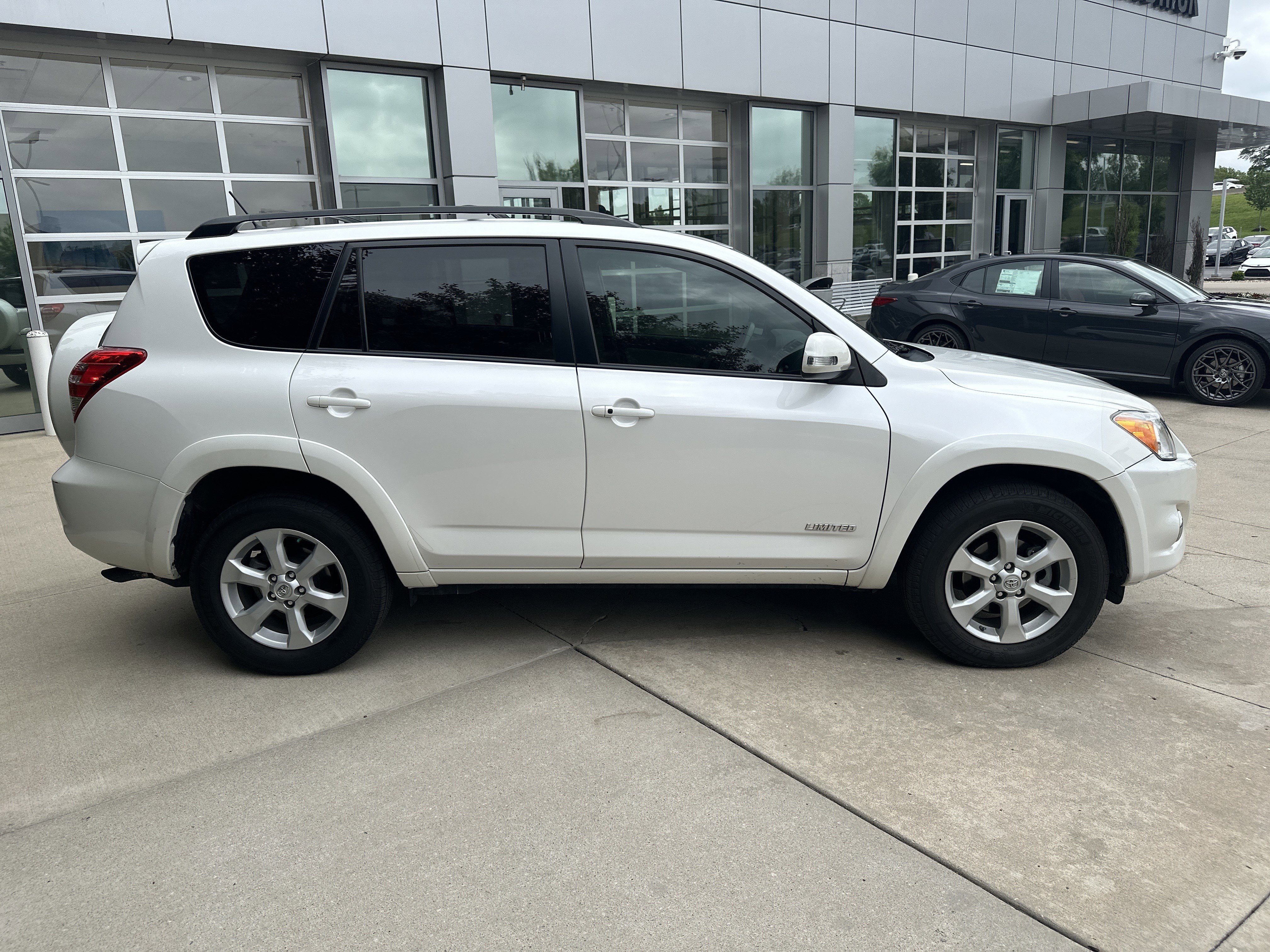 Used 2012 Toyota RAV4 Limited w/ Premium Plus Value Pkg AWD/4WD image 10
