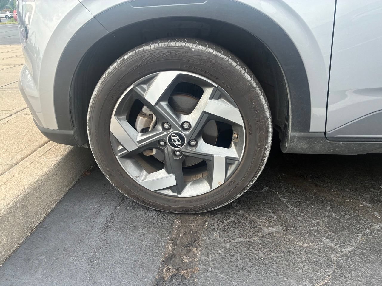 Used 2025 Hyundai Venue SEL FWD image 10