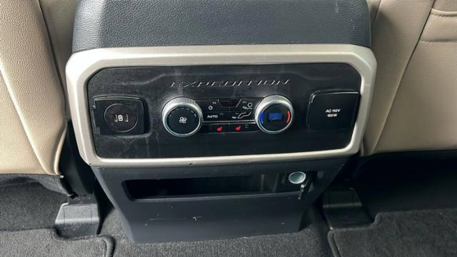 Used 2024 Ford Expedition Limited image 15