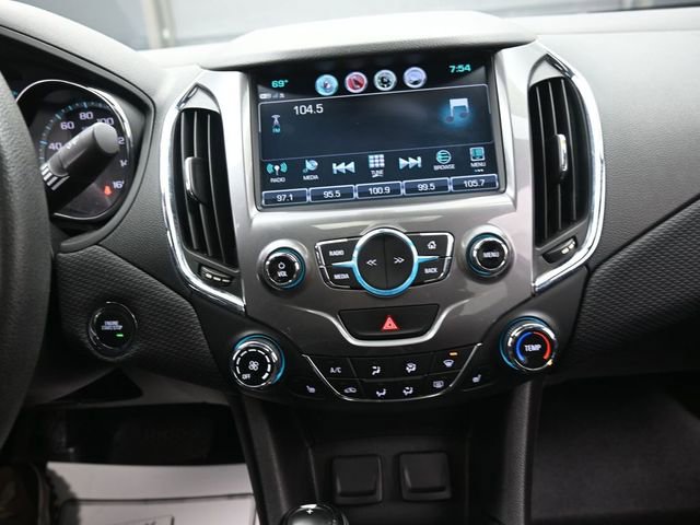 Used 2017 Chevrolet Cruze LT w/ Sun And Sound Package image 10