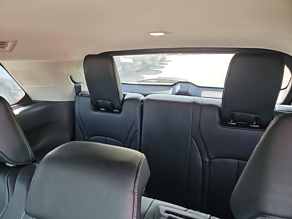 Used 2023 INFINITI QX60 Sensory w/ Cargo Package image 14