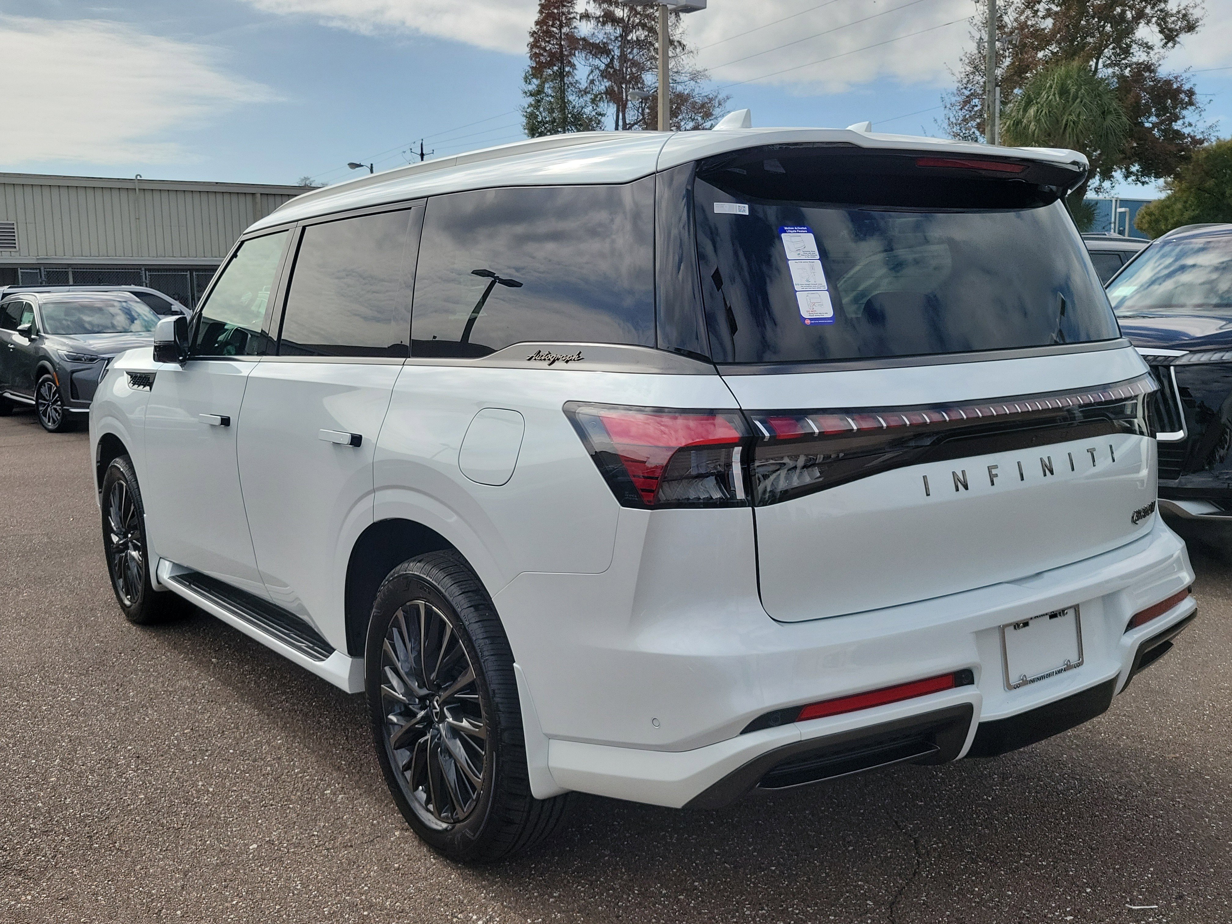 New 2026 INFINITI QX80 Autograph image 4