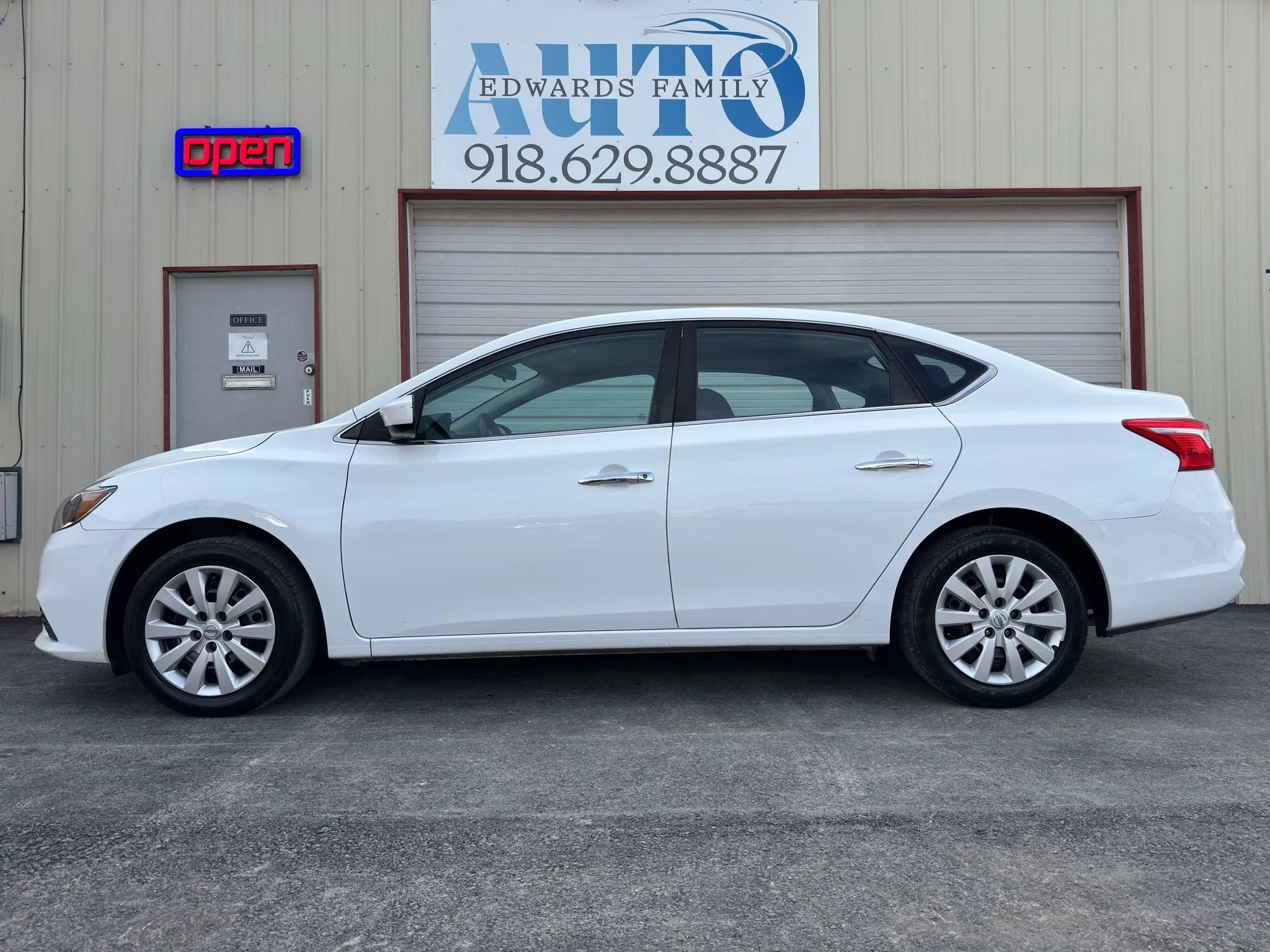 Used 2018 Nissan Sentra S image 24