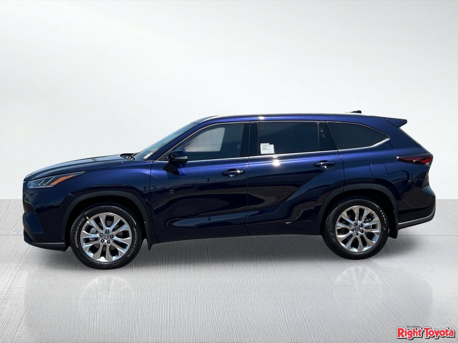 New 2026 Toyota Highlander Limited AWD/4WD image 3