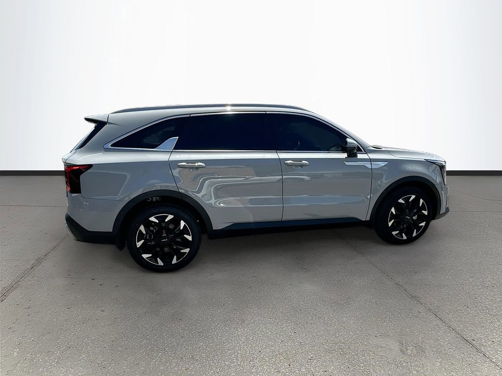 Certified 2025 Kia Sorento SX FWD image 8