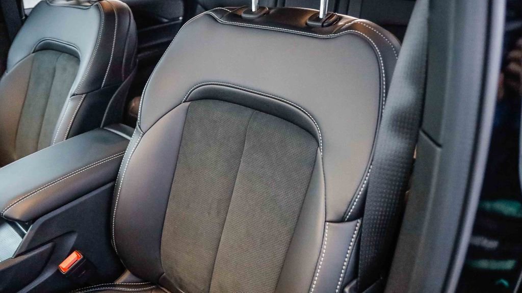 New 2025 Jeep Grand Cherokee Altitude image 26