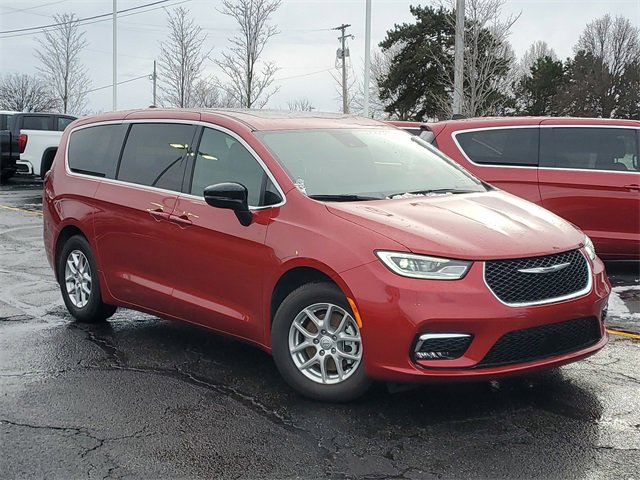 New 2026 Chrysler Pacifica Select image 1