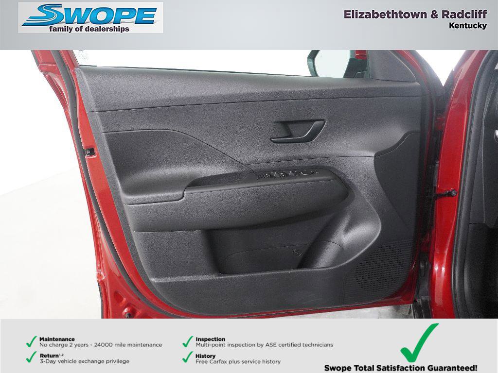 Used 2025 Hyundai Kona SEL image 13