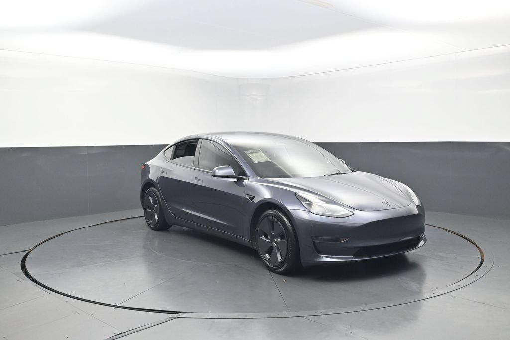 Used 2023 Tesla Model 3 Standard Range RWD image 2
