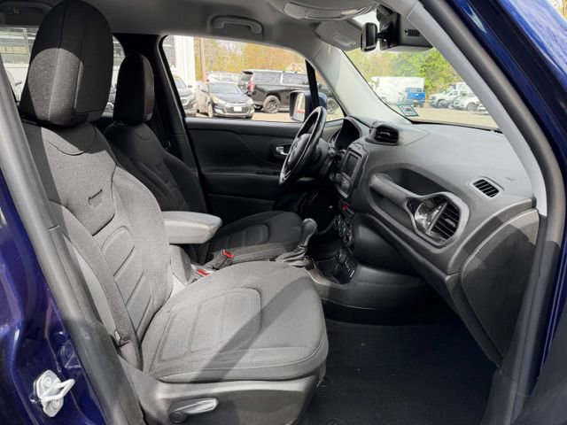 Used 2017 Jeep Renegade Altitude AWD/4WD image 5