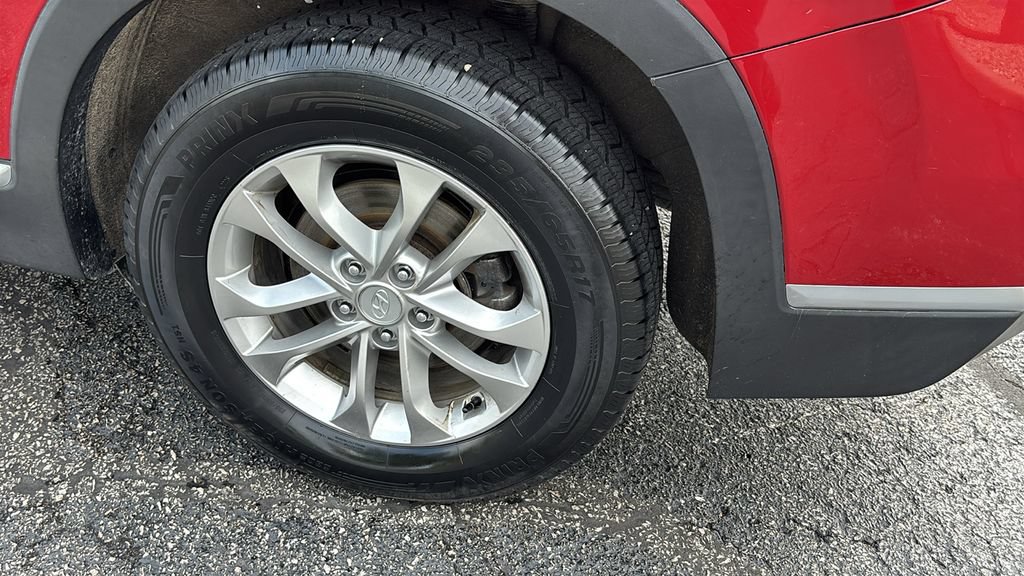 Used 2019 Hyundai Santa Fe SE FWD image 9
