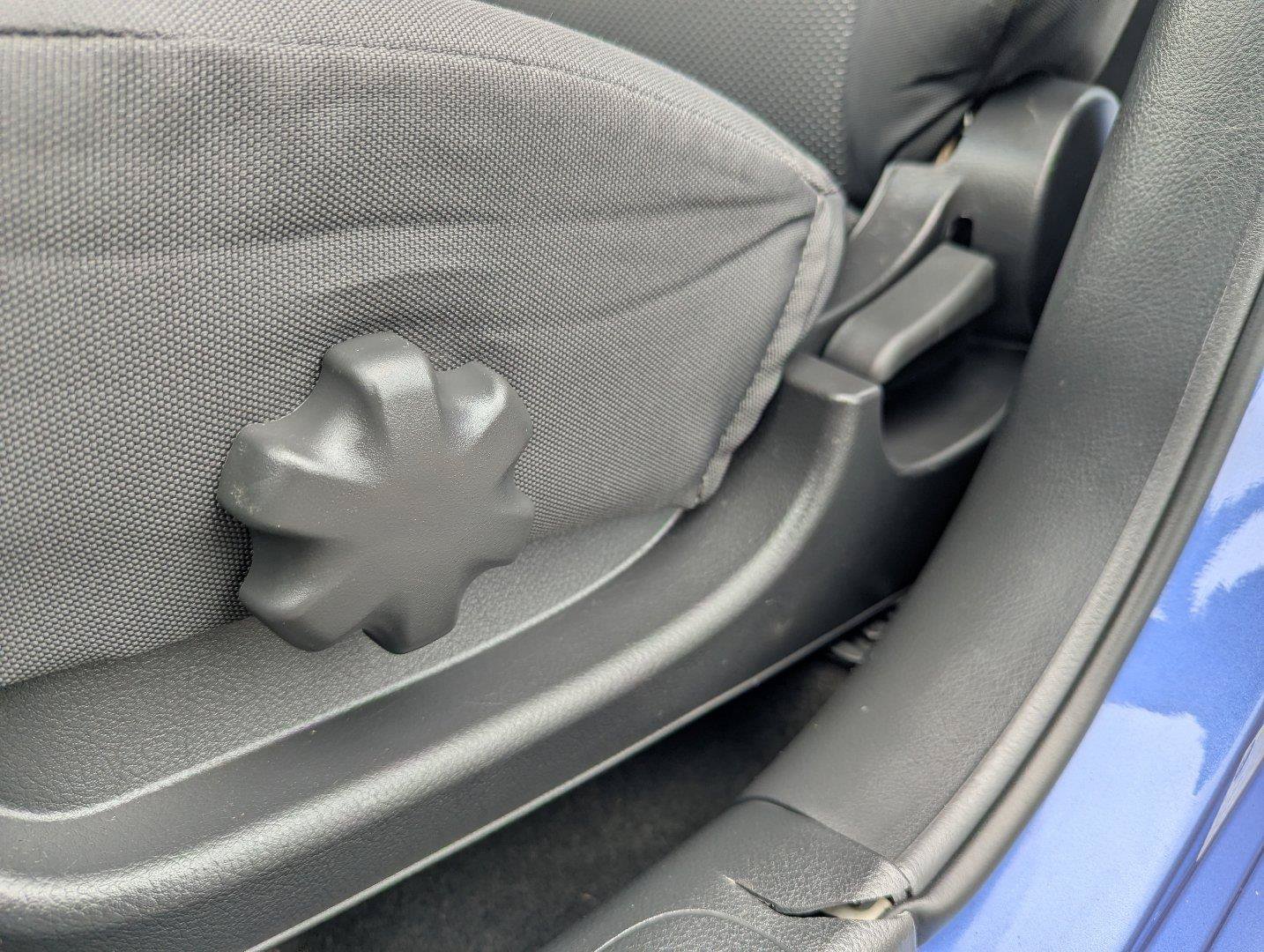 Used 2009 Chevrolet Aveo LT FWD image 24