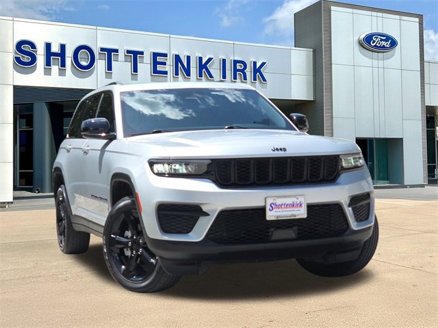 Used 2023 Jeep Grand Cherokee Altitude