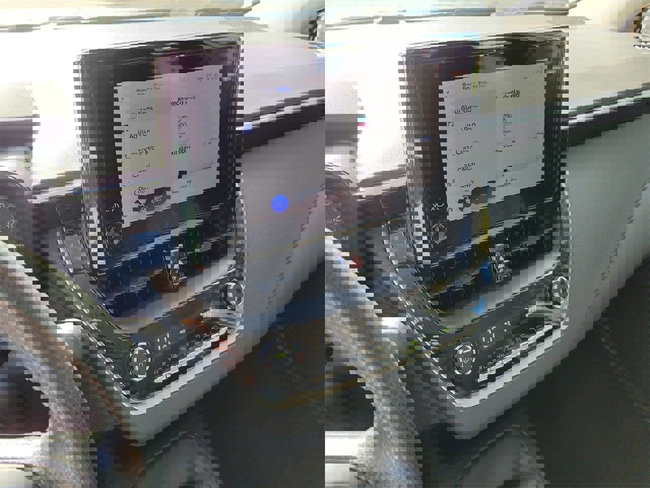 Used 2024 Toyota Corolla LE image 23