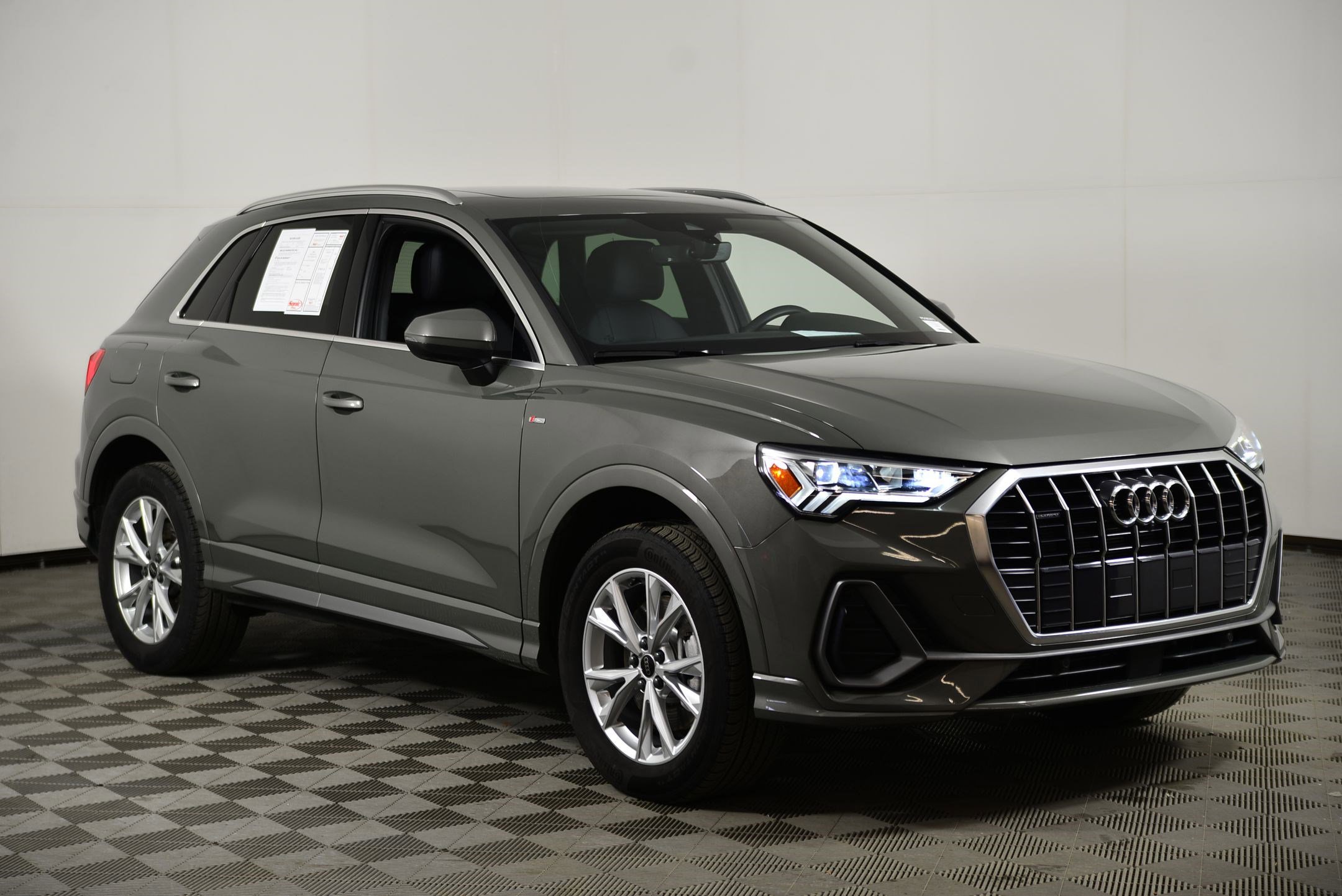 Certified 2025 Audi Q3 2.0T Premium Plus w/ Premium Plus Package image 6