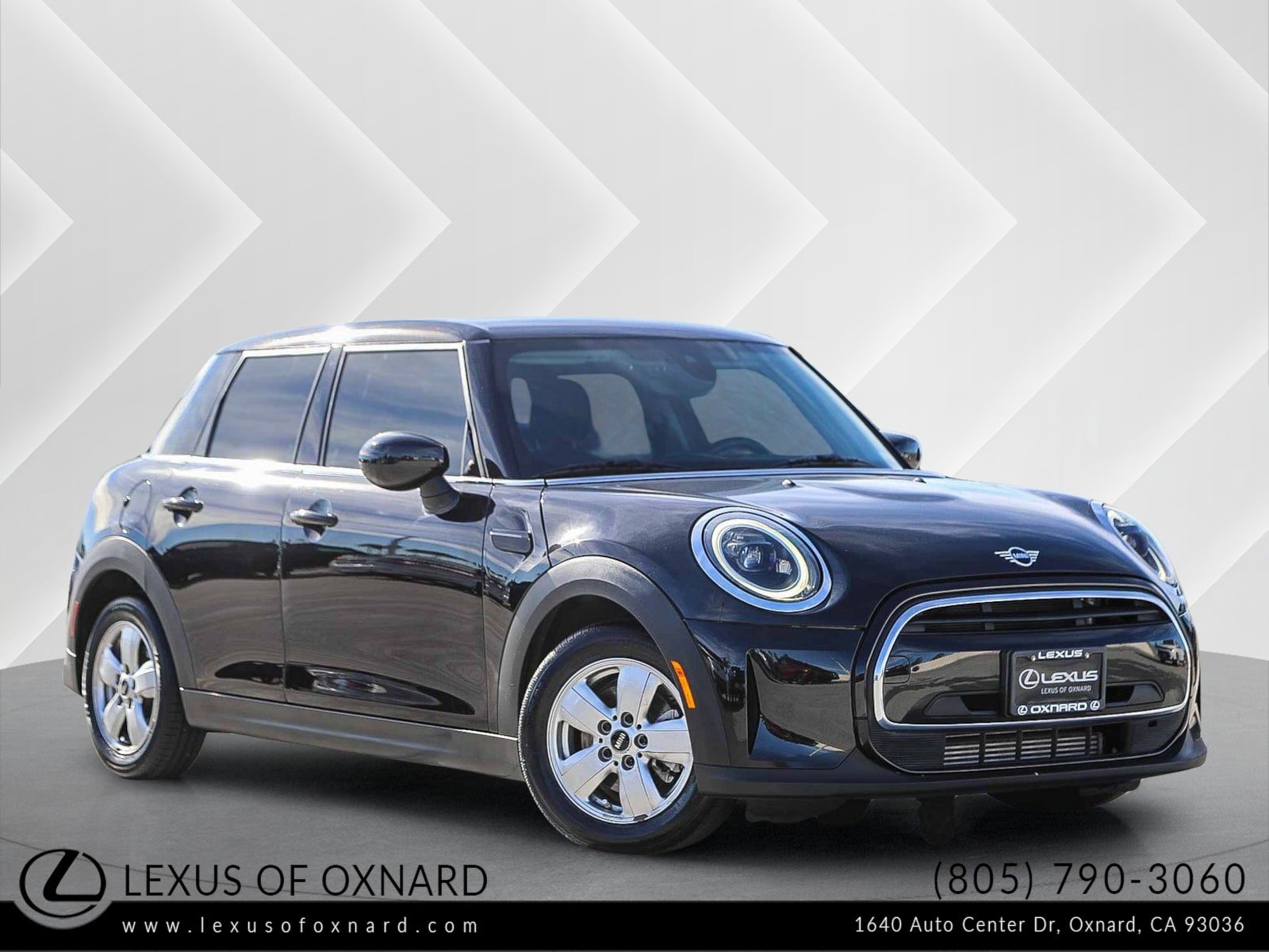 Used 2022 MINI Cooper 4-Door Hardtop image 1