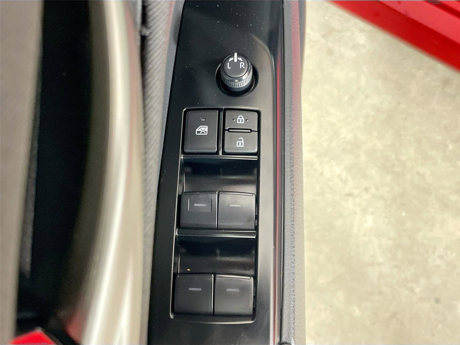 Used 2025 Toyota Camry LE image 19