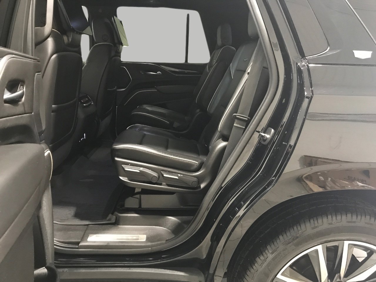 Used 2021 Cadillac Escalade Sport w/ Driver Assist Tech Package image 33