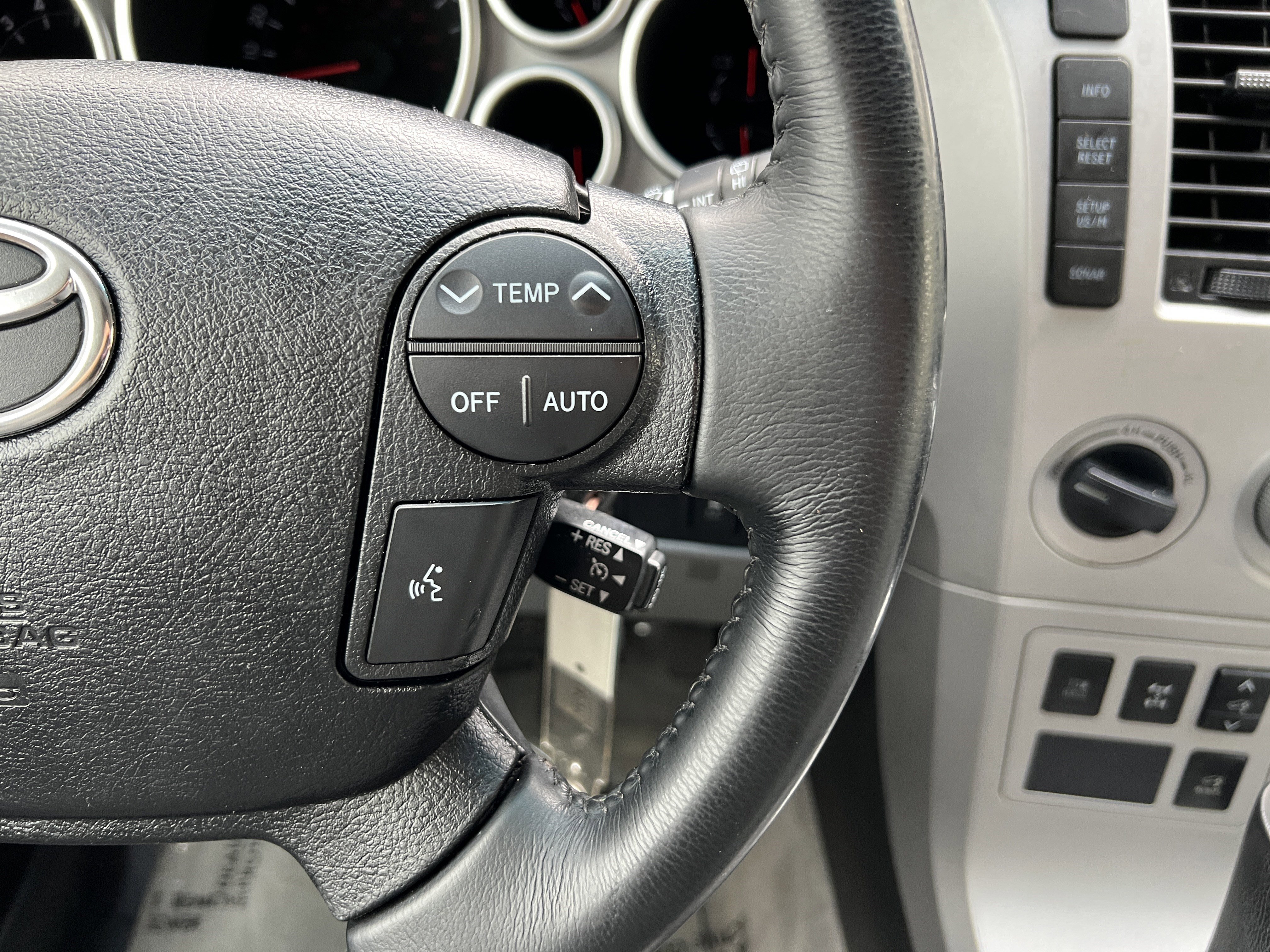 Used 2008 Toyota Sequoia Limited AWD/4WD image 28