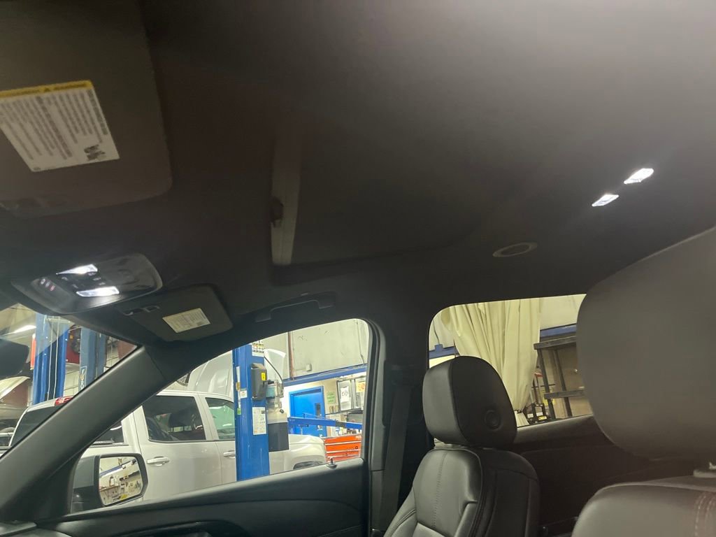 Used 2023 Chevrolet Traverse RS image 23