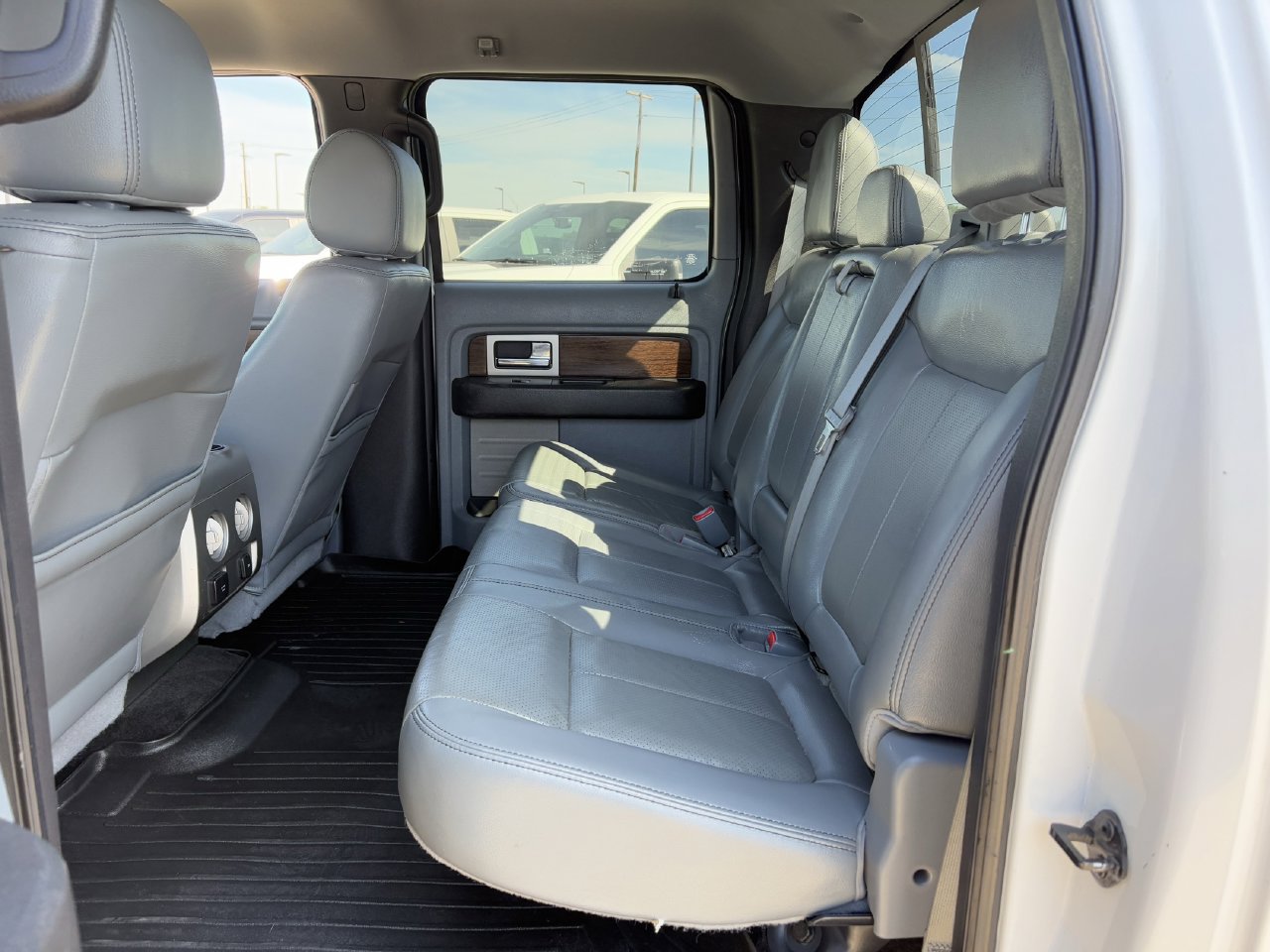 Used 2013 Ford F150 Lariat w/ Mid Equipment Group RWD image 28