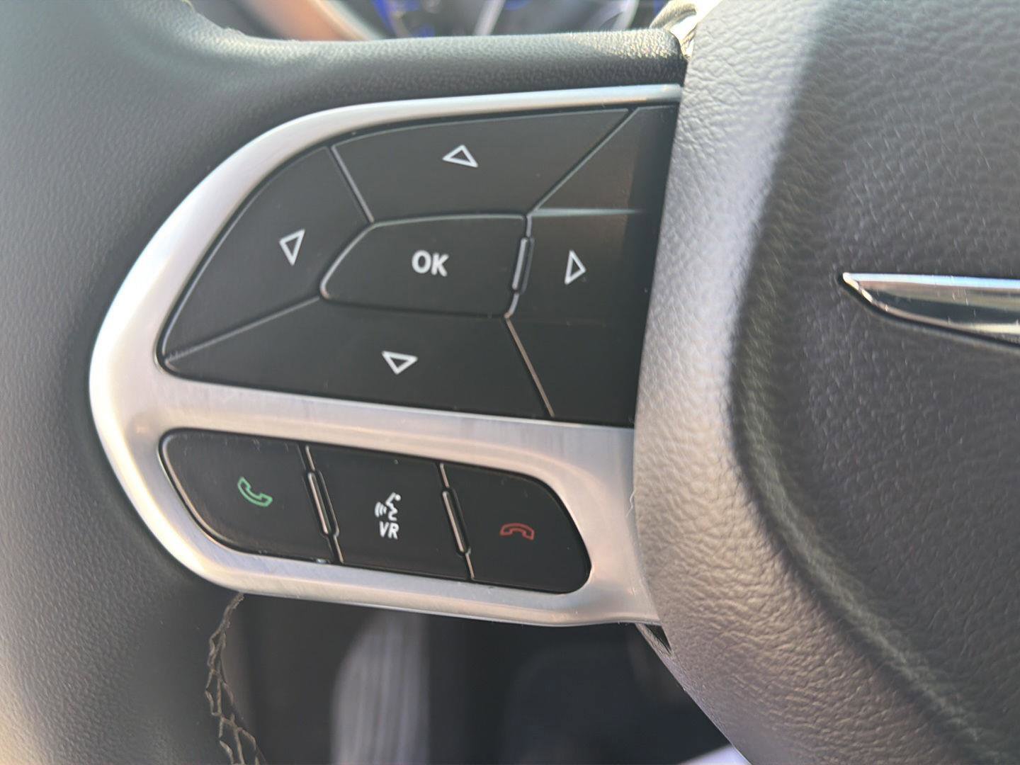 Used 2023 Chrysler Voyager LX image 21