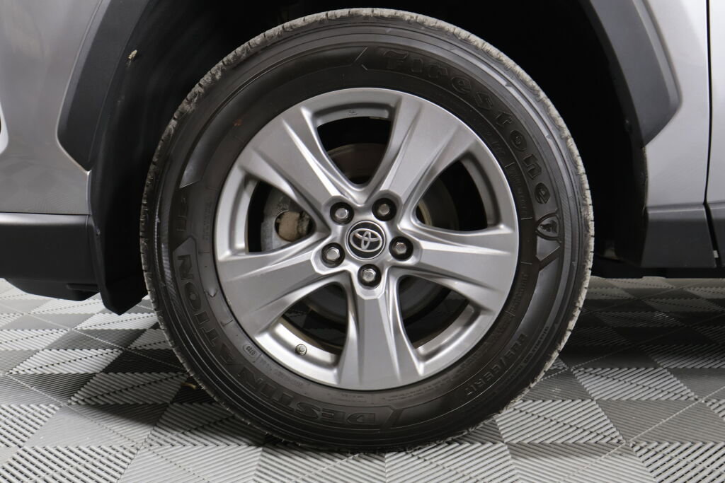 Used 2023 Toyota RAV4 LE image 9