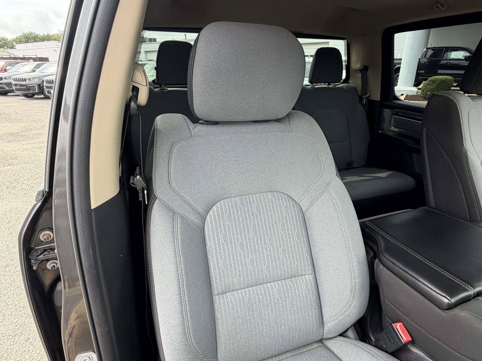 Used 2019 RAM 1500 Big Horn AWD/4WD image 32