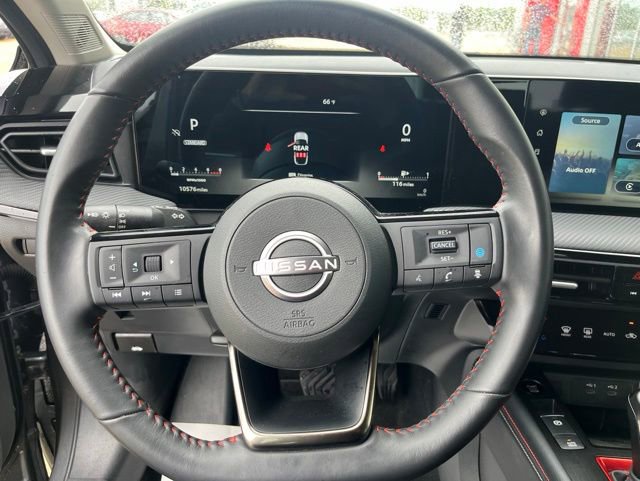 Used 2025 Nissan Kicks SR FWD image 13